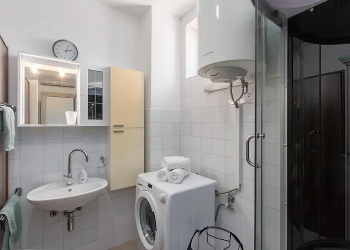 Seaview Apartment *